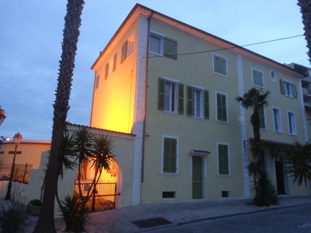 L'Ilot Fleuri Otel Le Lavandou Dış mekan fotoğraf